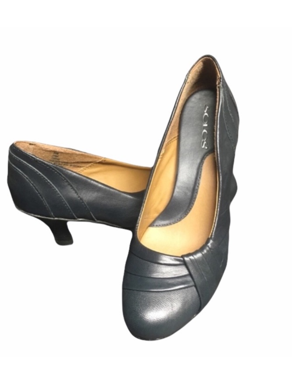 Navy Heels 6.5    6 1/2